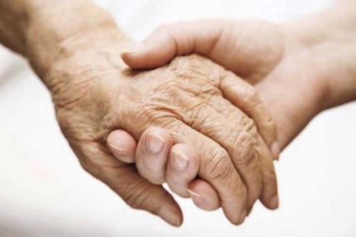ارائه خدمات رایگان درمانی به سالمندان توسط مرکز نیکوکاری نورالشهدا