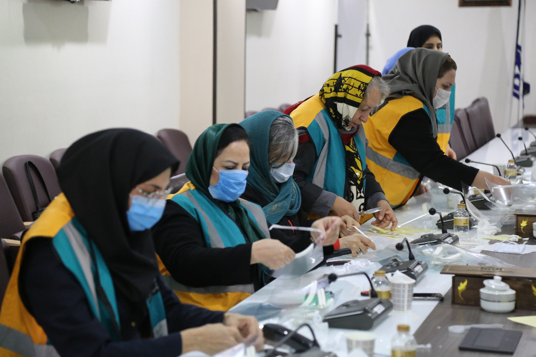 ساخت ماسک های محافظتی به کمک گروه های دوام