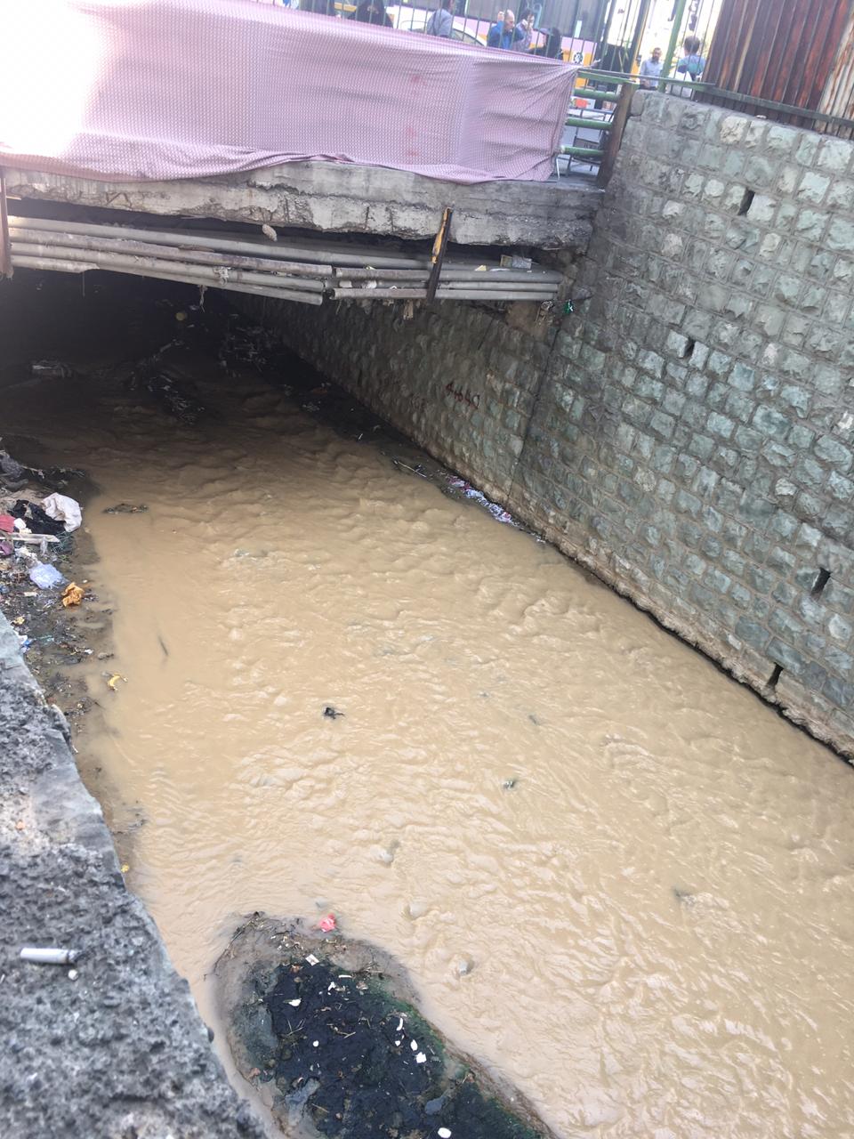 کانال آب محله صادقیه رفع خطر شد