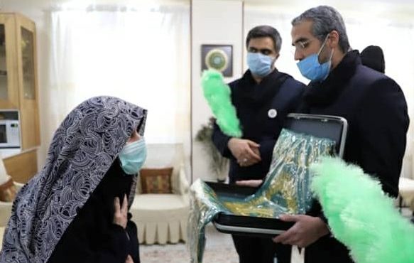 تجلیل از مادران و همسران چهار شهید منطقه ۷ تهران