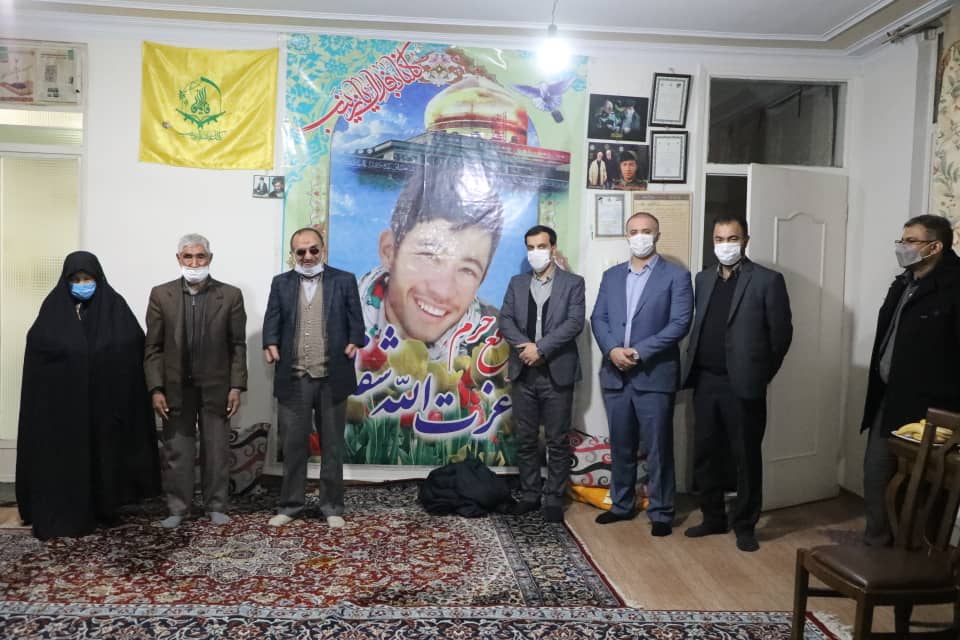 تجلیل از ۳ خانواده ایثارگر منطقه ۱۳ تهران