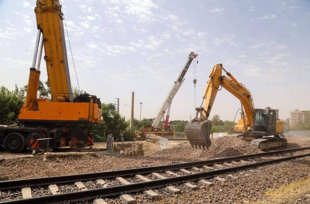 اجرای عملیات ریل برداری حریم راه آهن تهران-اهواز